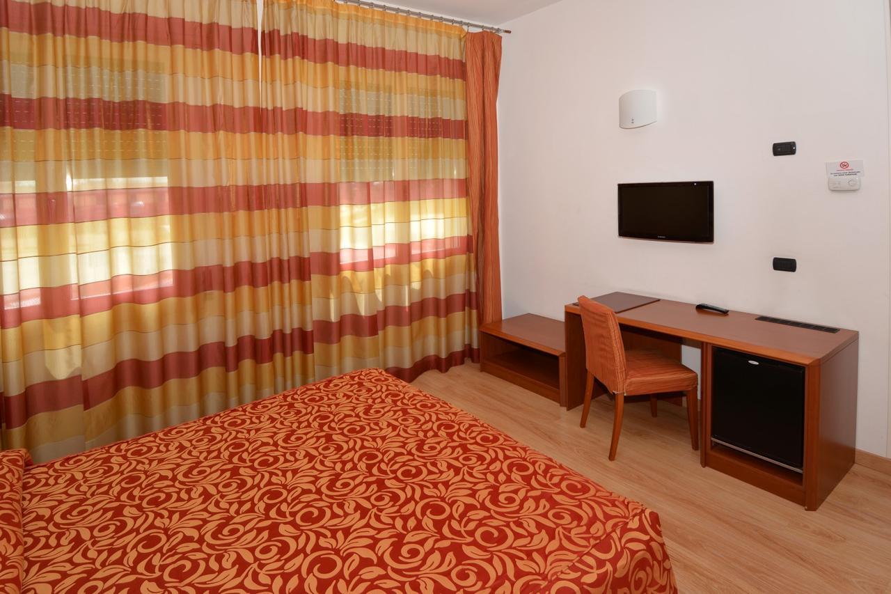 Hotel Eolo Sermide Extérieur photo